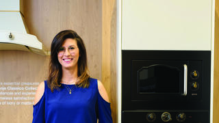 ליאת תמר מטרני. מייבש, ארון ייבוש ומדף נשלף של ASKO בגימור נירוסטה מקרר של ASKO מקפיא תחתון, בגימור נירוסטה כיריים גז gorenje בגימור שחור 90 ס”מ סט תנור ומיקרו של gorenje מסדרת קלאסיקו