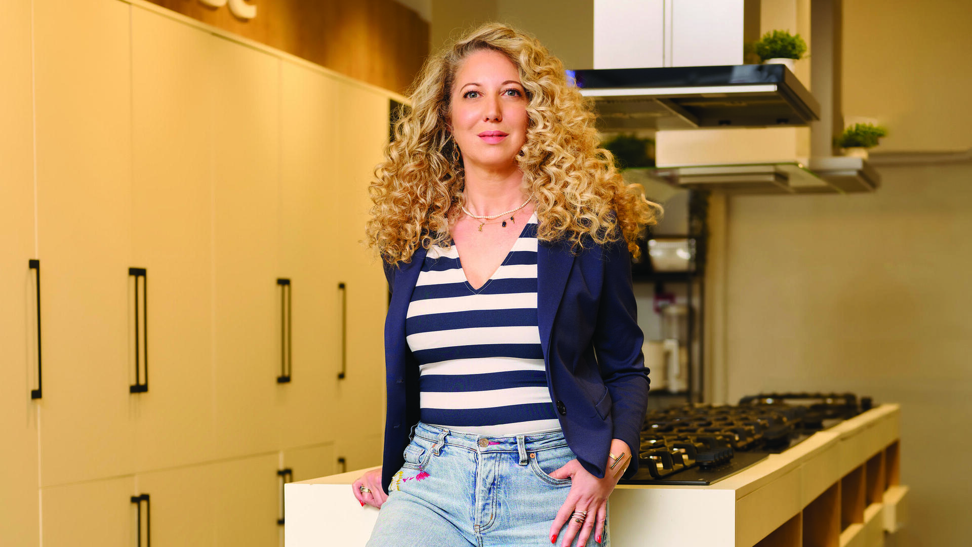 שמרית קאופמן. כיריים גז gorenje בגימור שחור 90 ס”מ 