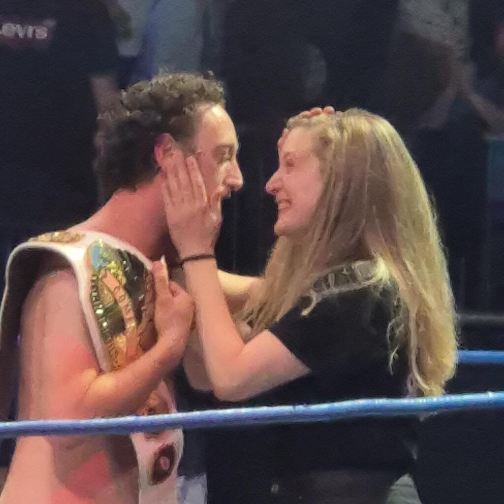 Yonatan Barak and Noa Manor—the power couple of Wrestling Israel (Photo: Assaf Kamar) נועה ויונתן - הפאוור קאפל של רסלינג ישראל