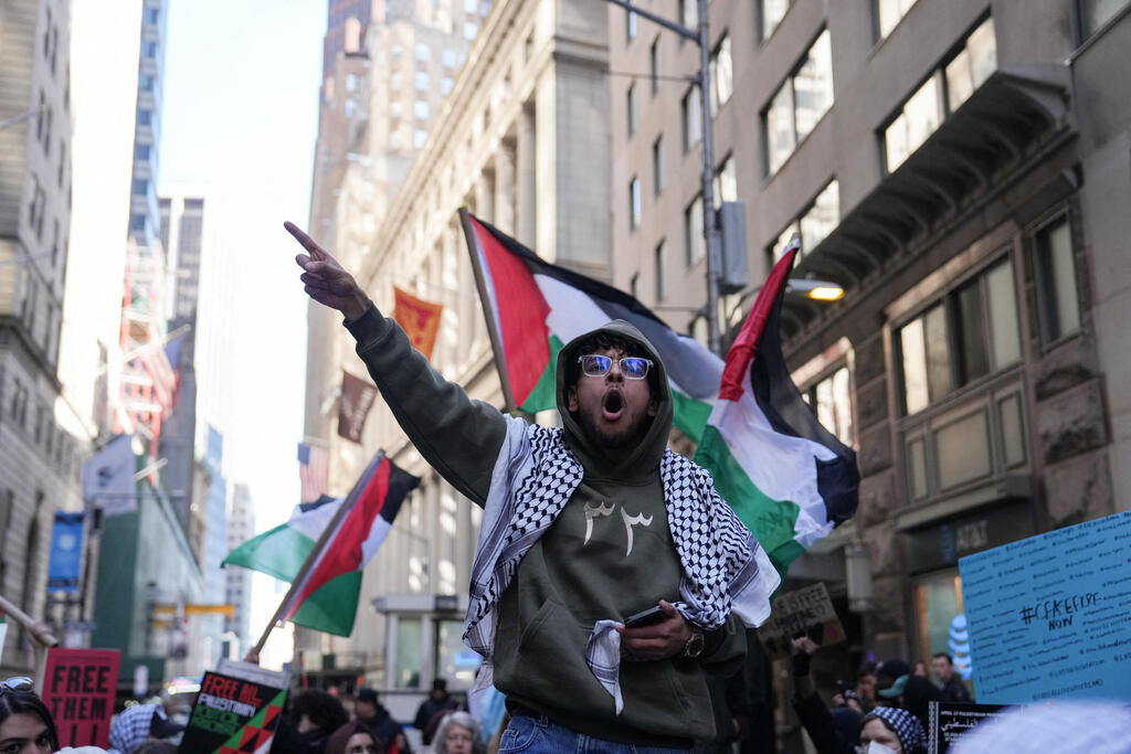 Pro-Palestinian rally, New York (photo: David 'Dee' Delgado / רויטרס) הפגנה פרו-פלסטינית בניו יורק