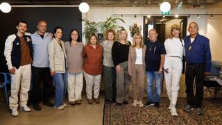 שורדי שבי ובני משפחה שכולים שיצעדו באושוויץ. מימין לשמאל: גדי מוזס,  מורן סטלה ינאי, ראובן יבלונקה,  ורד יבלונקה, איילת בנימין, עינת שחורי, אורית מאיר, אורלי סיבוני, ענת אחימס, ניסים לוק, עמית לוק 