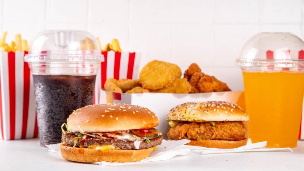 המבורגר מזון אולטרה-מעובד