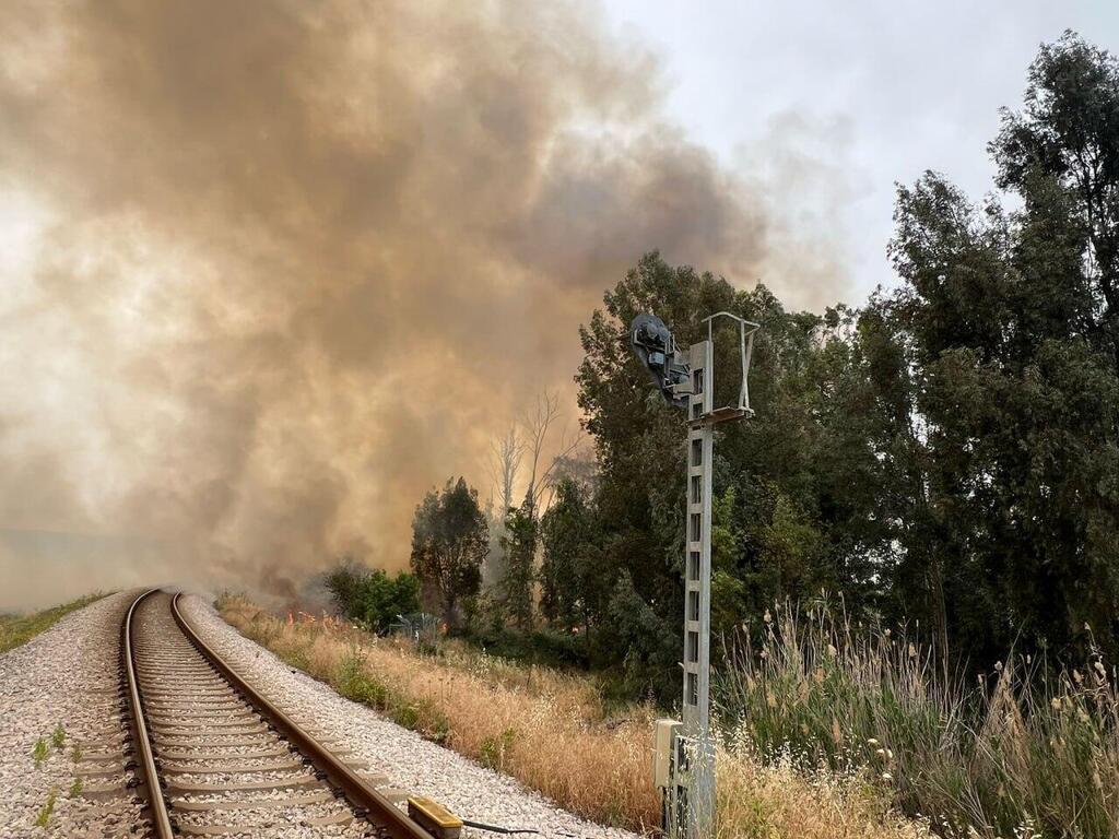 שריפה בכניסה למושב תרום