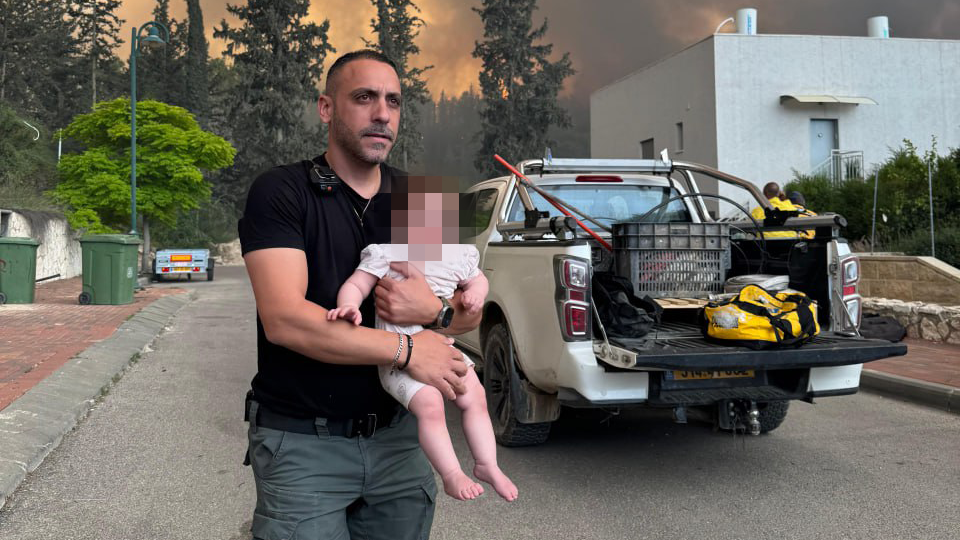 רס״ב אשר ממן לוחם מג״ב  שחילץ אם וביתה מהשריפה במסילת ציון