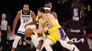 לוקה דונצ'יץ' בדרך לסל