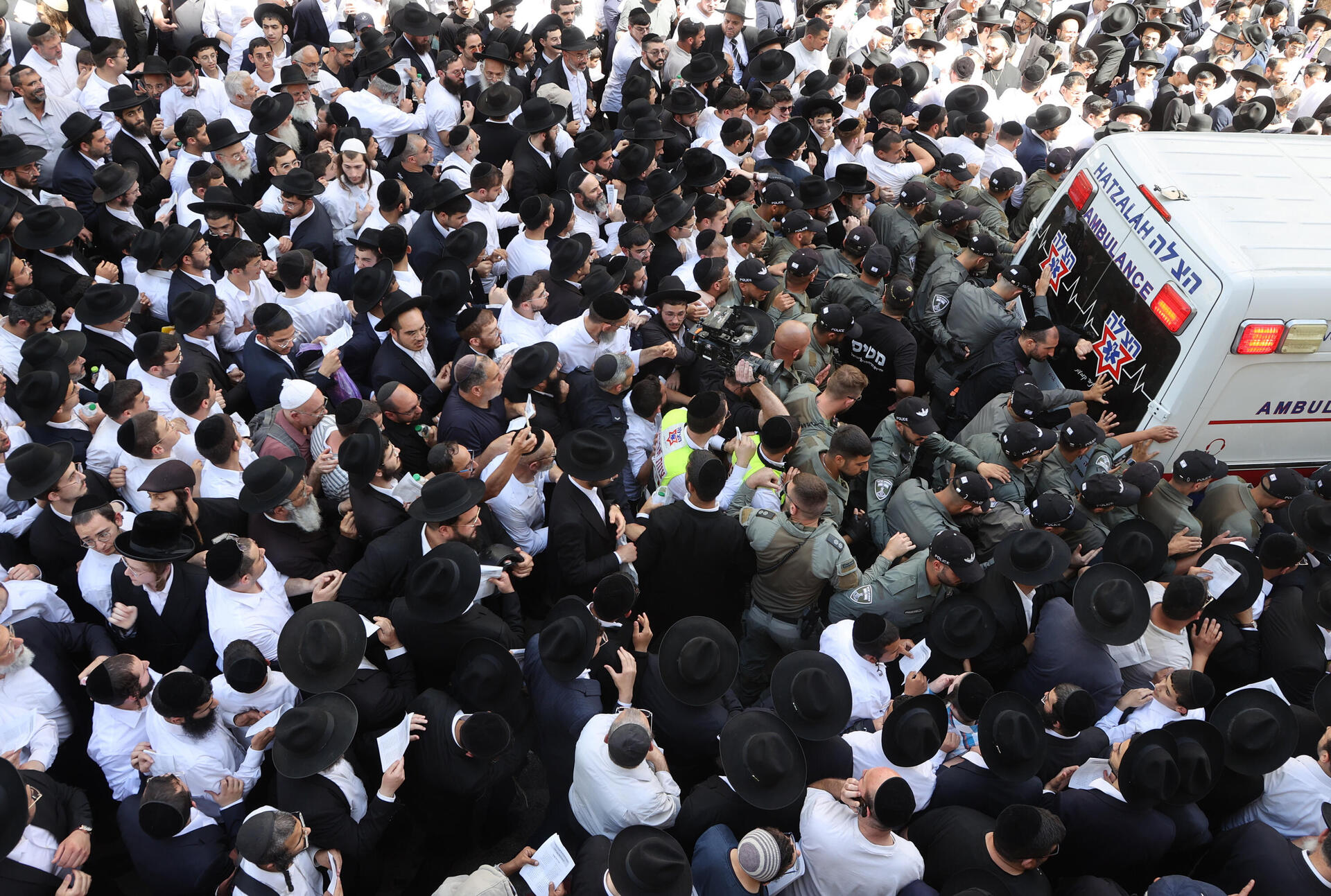 הלווייתו של הרב מאיר מאזוז, ממנהיגי הציבור החרדי-ספרדי 