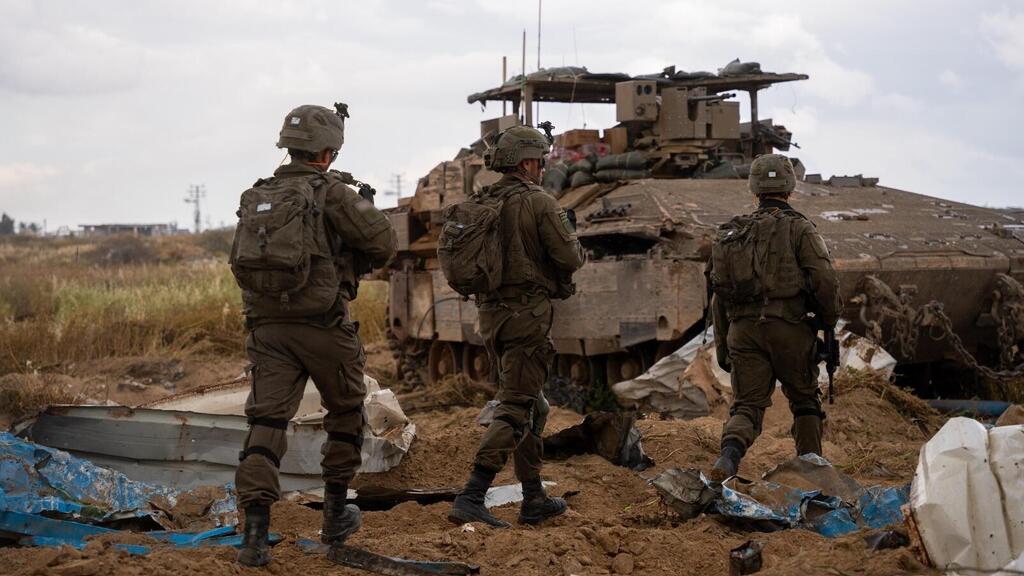 IDF troops at the Morag Corridor (Photo: IDF Spokesperson's Unit) מבצע ׳עוז וחרב׳: שלוש אוגדות מתמרנות, מאות מחבלים חוסלו ויותר מ-1,800 מטרות טרור הותקפו