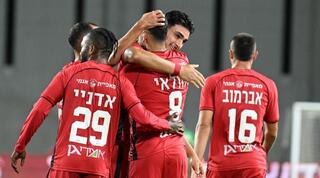 שחקני הפועל חדרה חוגגים