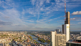 מגדל קומרצבנק בפרנקפורט