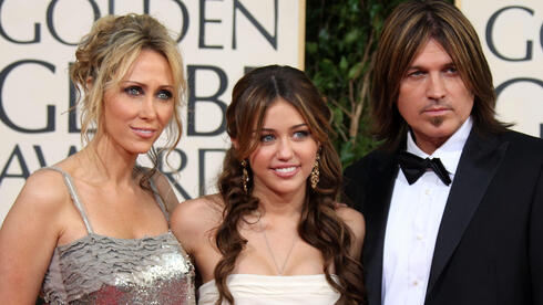 מיילי סיירוס טיש סיירוס בילי ריי סיירוס בשנת 2009