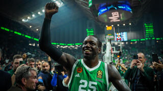 שחקן פנאתינייקוס קנדריק נאן