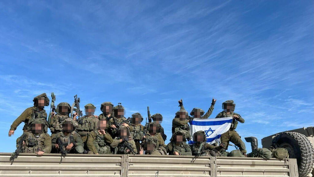 דגל ישראל מונף במוצבים שצה"ל הקים בשכונת שג'אעיה