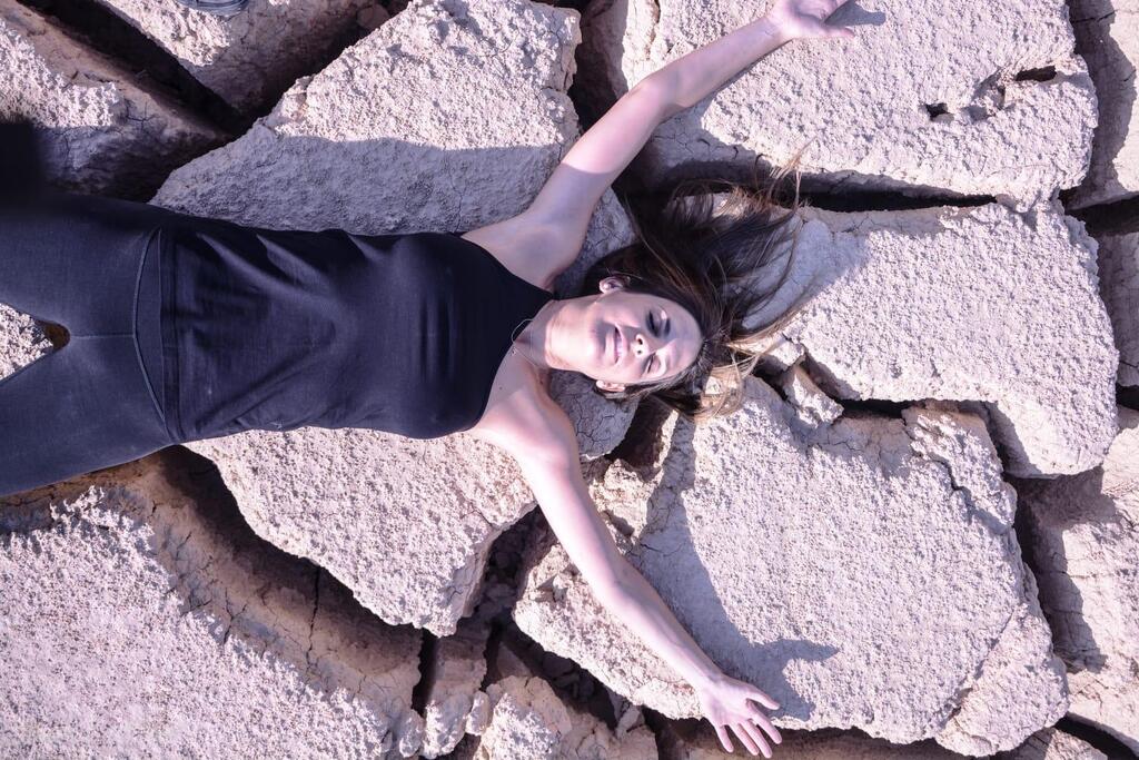 מיטל יוגה חמה