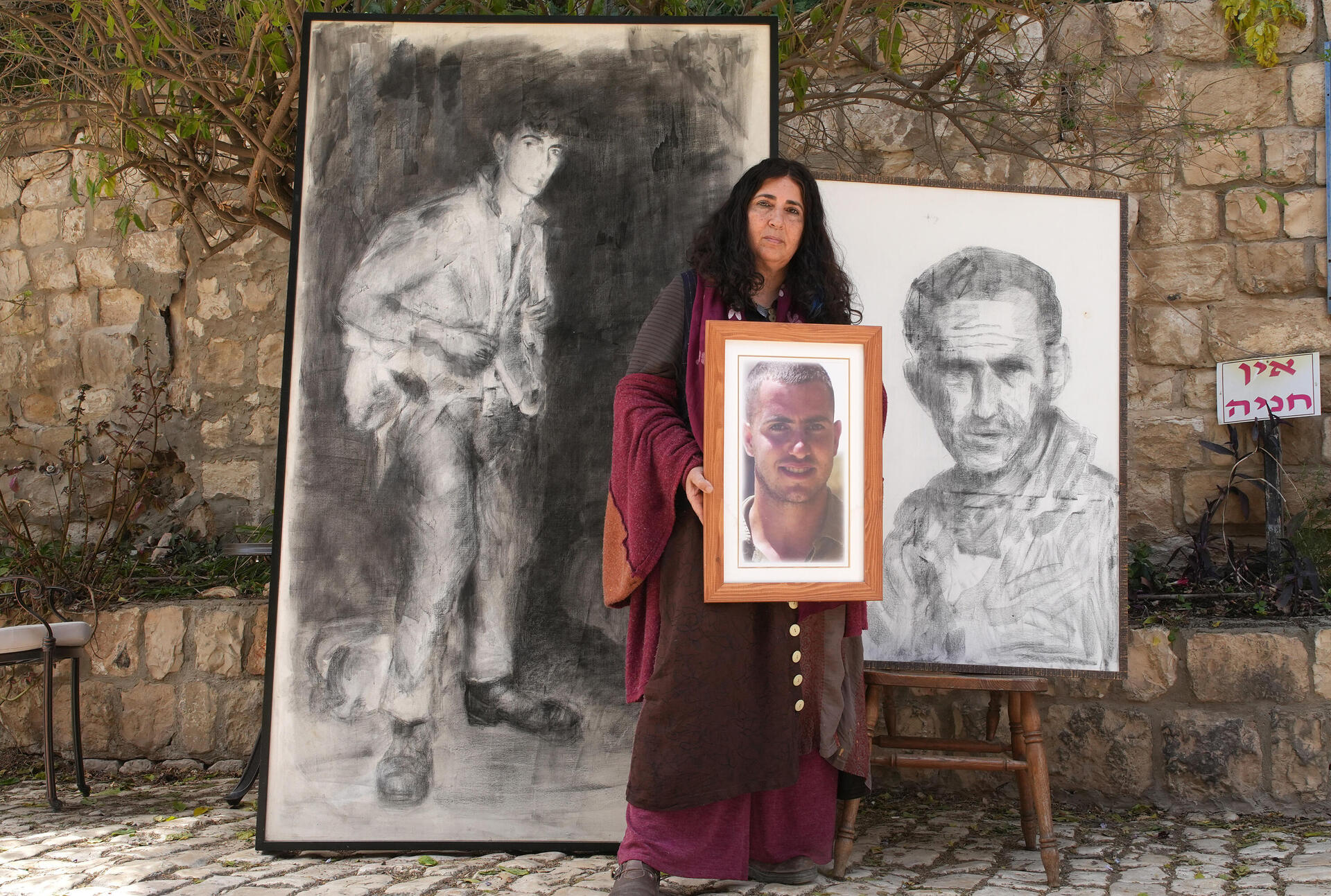 דורות של שכול. ורד בנבניסטי איבדה את אביה במלחמת יום הכיפורים, את אחיה במלחמת לבנון הראשונה ואת בנה בחרבות ברזל