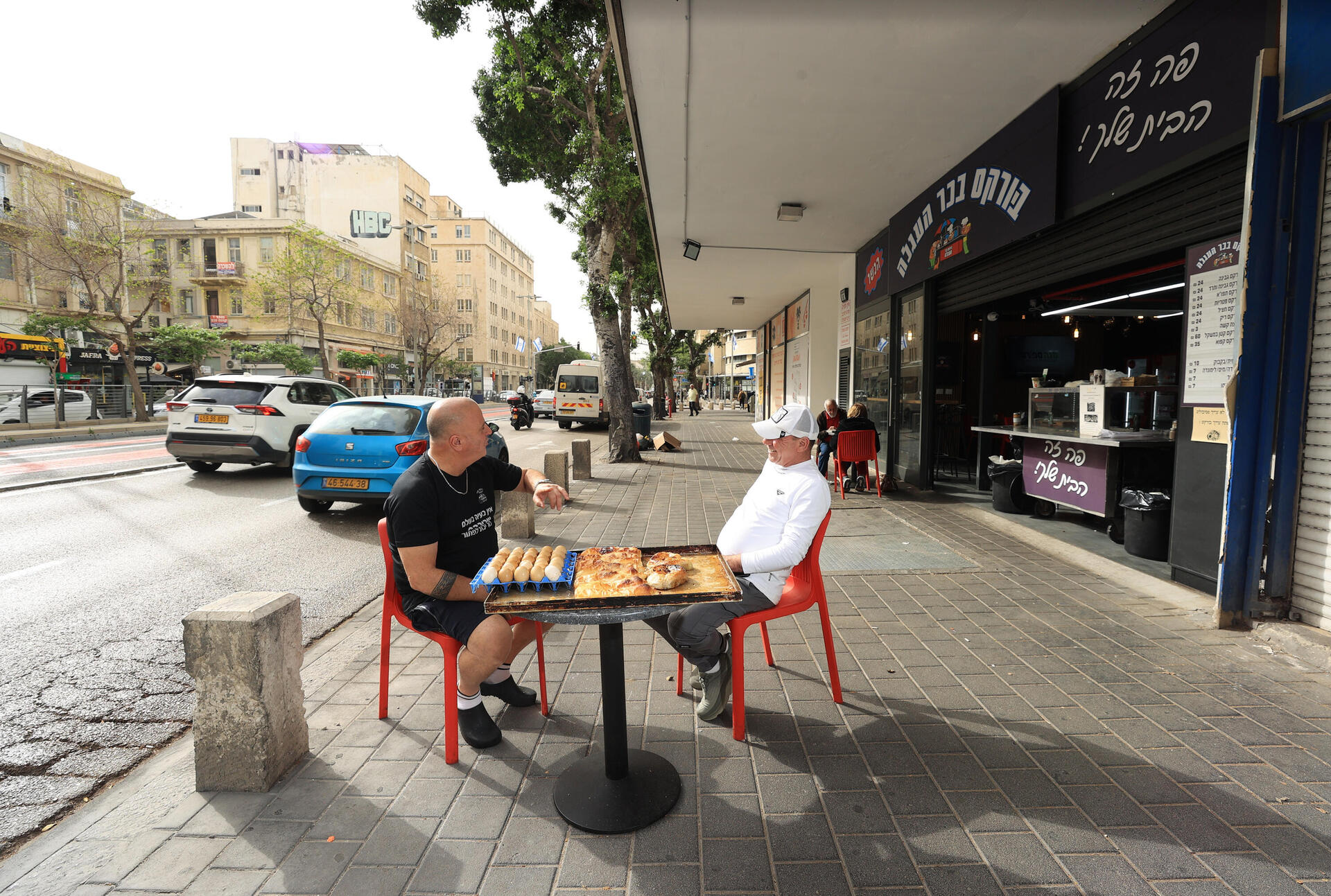 בורקס העגלה, דרך העצמאות בחיפה 