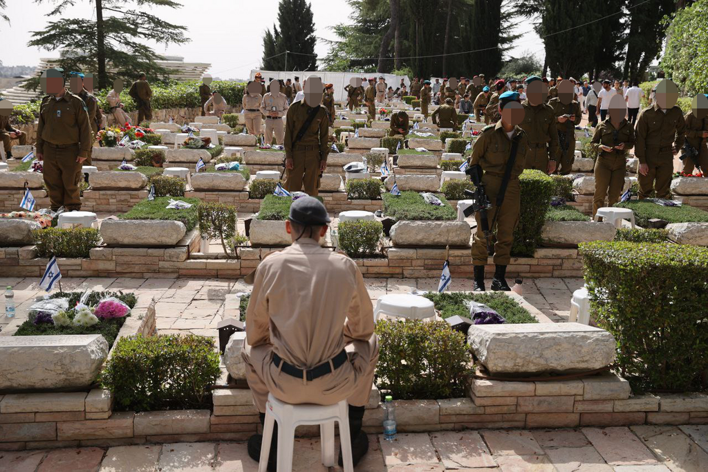יום הזיכרון לחללי מערכות ישראל בבית העלמין הצבאי בהר הרצל
