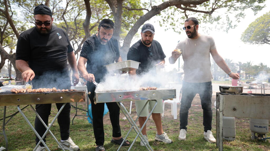 חגיגות יום העצמאות בפארק בגין ת"א - אזרחים עושים על האש