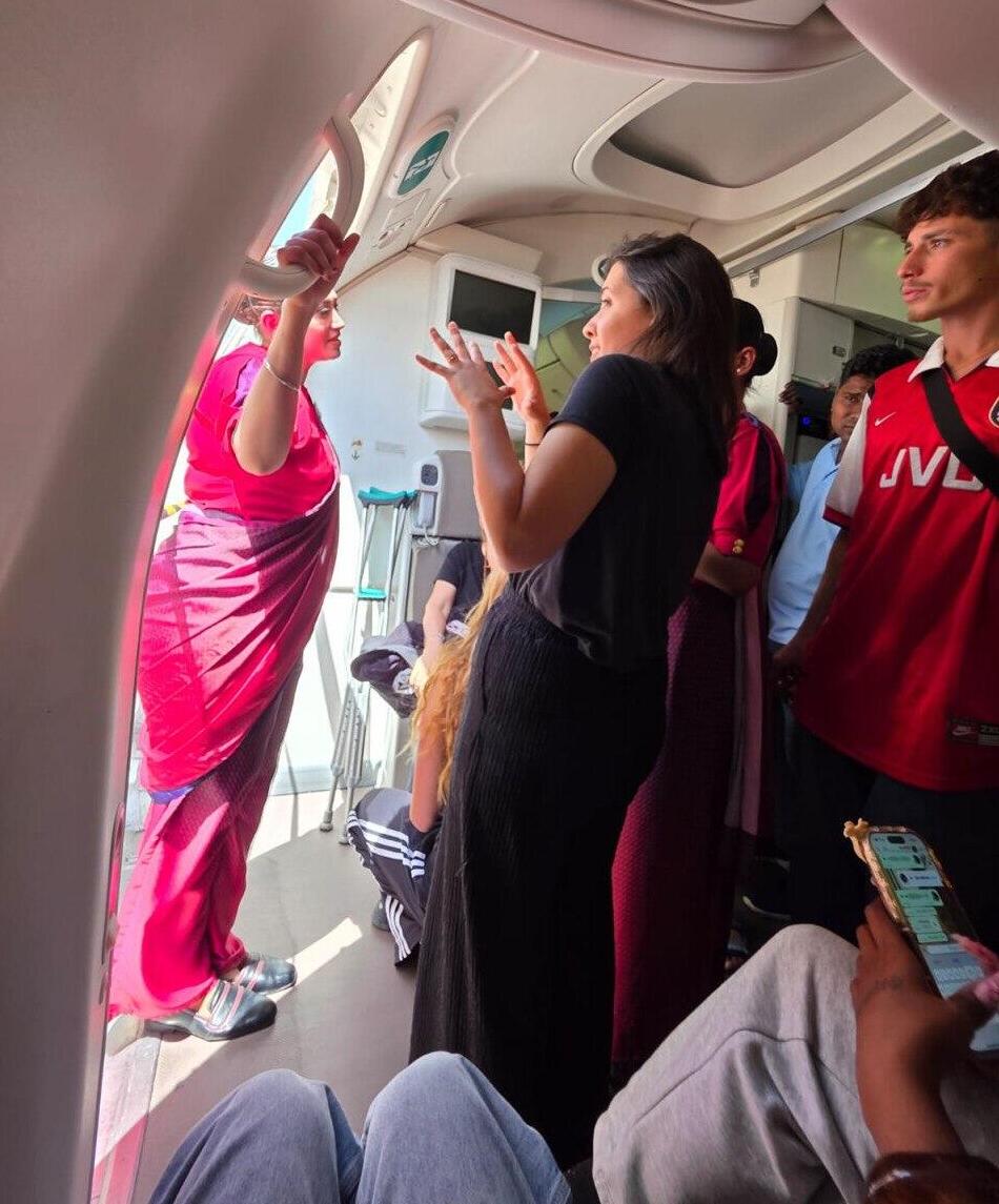טיסת  Air India שחזרה להודו בעקבות נפילת הטיל החות'י הנתב"ג