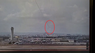 תיעוד: רגע הנפילה בנתב"ג