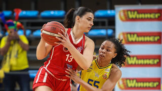 וואטס ממוקדת מטרה מול ציפל