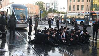 חסימת צומת מרכזי ב ירושלים, הפגנת חרדים נגד גיוס