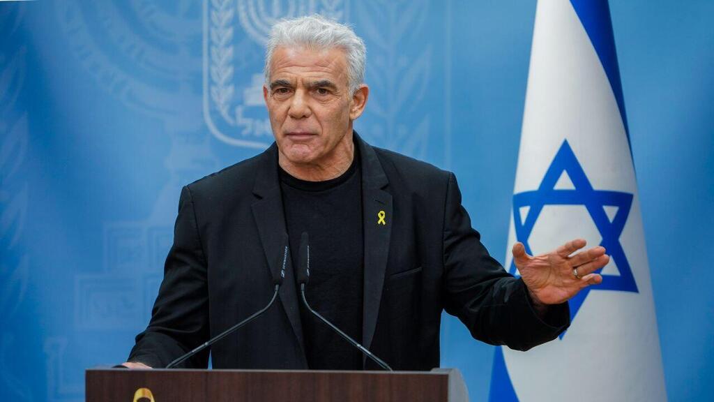 יאיר לפיד  יו"ר יש עתיד בישיבת סיעה