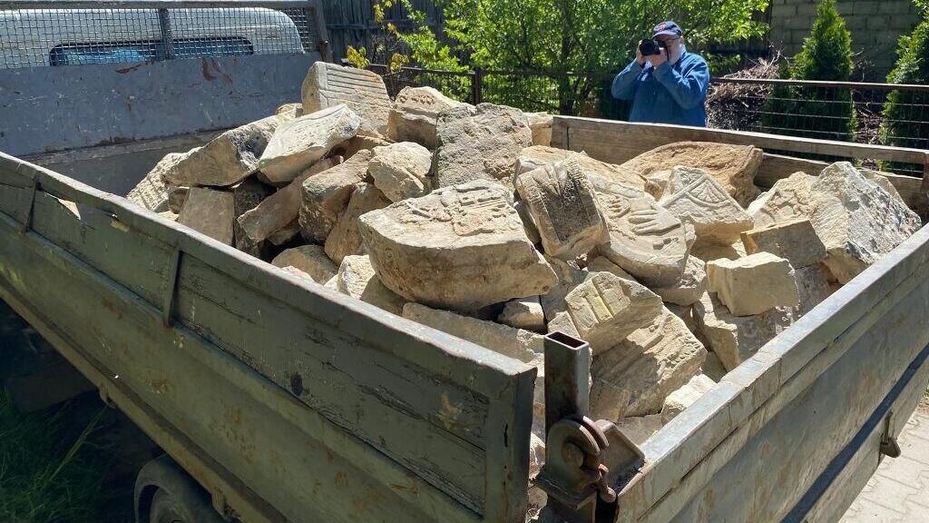השבת המצבות היהודיות לבית העלמין בפשיסחה, במימונו של ארכיבישוף נוצרי