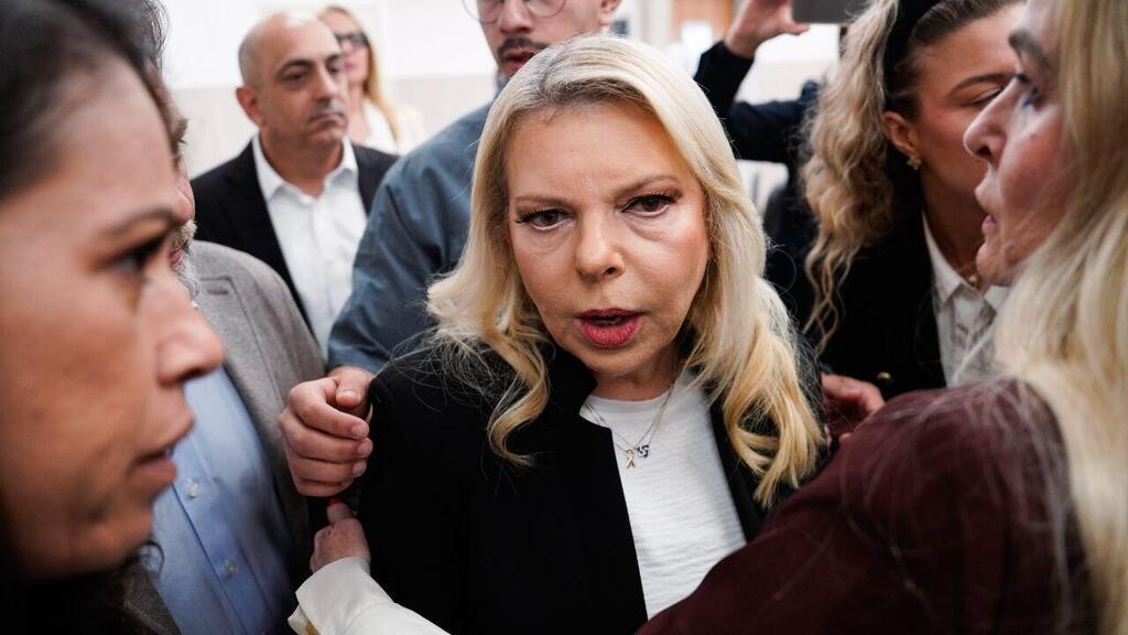 שרה נתניהו נכנסת לעדותה במשפט כנגד סילבי גנסיה בבית הדין האזורי לעבודה בירושלים
