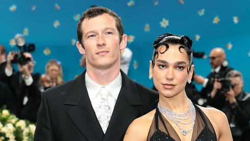 קאלום טרנר ודואה ליפה בגאלה של המטרופוליטן, 2025