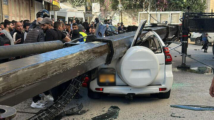מנוף נפל בכפר עקב באזור מזרח ירושלים