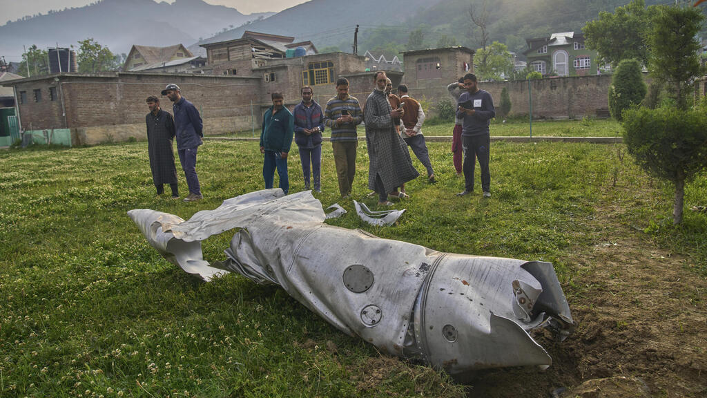 חלקי טיל שנפל בצד הפקיסטני