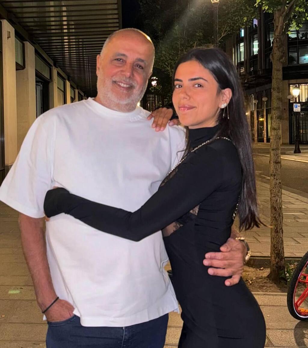 "צריך להבין את הטירוף שעמוס לוזון הופך להיות סבא. הוא היה באופוריה". אור ועמוס לוזון (צילום מסך) אור לוזון - הברזייה