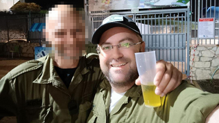 עו"ד ישראל דוידסון עם אלכסנדר אוסטיוז'נין