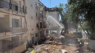 הריסת המבנים הישנים בפרויקט פינוי בינוי בדרך השלום תל אביב 