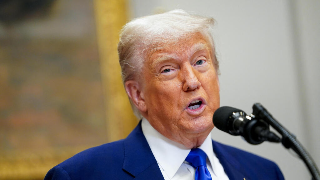 Donald Trump (Photo: Jim Warson/ AFP Andrew Harnik/Getty Images Reuters/Nathan Howard) דונלד טראמפ מדבר בהצהרה שנתן על שחרורו של עידן אלכסנדר