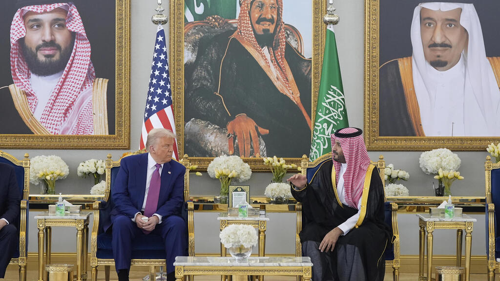 U.S. President Donald Trump with Saudi Crown Prince Mohammed Bin Salman (Photo: Alex Brandon / AP) נשיא ארה"ב דונלד טראמפ עם יורש העצר מוחמד בן סלמאן בסעודיה