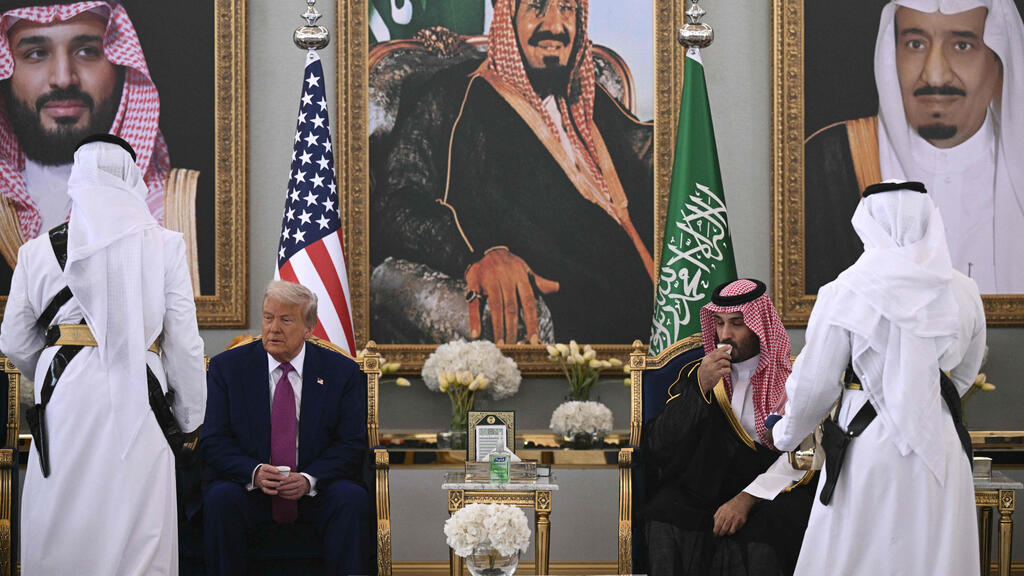 President Donald Trump met twice with Saudi Crown Prince Mohammed bin Salman (Photo: Brendan Smialowski / AFP) נשיא ארה"ב דונלד טראמפ