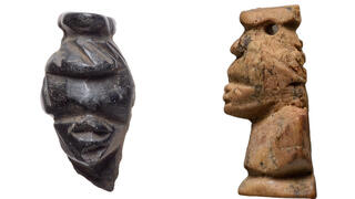 כמה מהפסלונים שהתגלו באתר