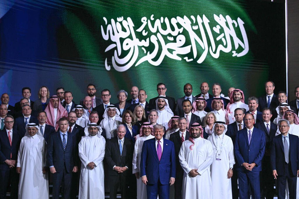 נשיא ארה"ב דונלד טראמפ ויורש העצר הסעודי מוחמד בן סלמאן בהצהרה משותפת