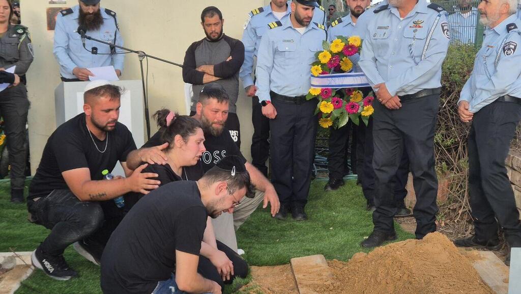 הלווייתו של רס"מ איגור פיבנב בבית העלמין באשקלון