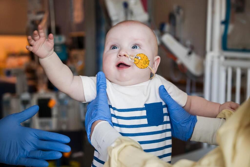 Baby KJ is the first person in the world to undergo personalized gene therapy using base editing technology (Photo: Children's Hospital of Philadelphia) חייו של התינוק קיי-ג'יי מולדון ניצלו בזכות טיפול באמצעות עריכה גנטית
