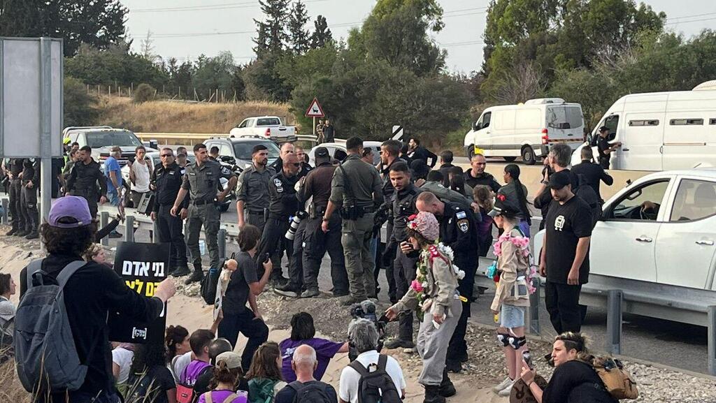 הפגנה נגד מרכבות גדעון סמוך לגבול עזה