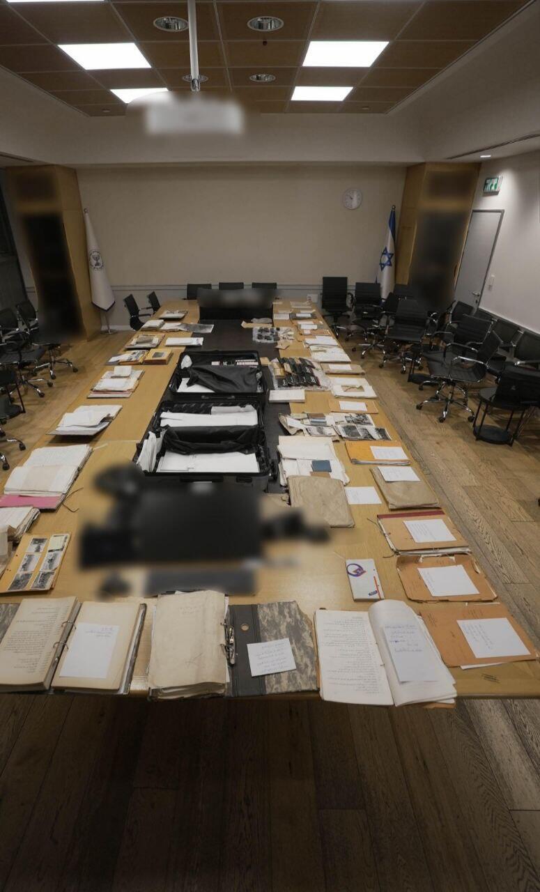  במבצע חשאי של המוסד הובאו לישראל כ-2,500 מסמכים, תמונות וחפצים אישיים של לוחם המוסד, אלי כהן ז"ל