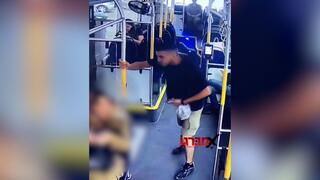 צעיר ערבי ירק על קצינה בקו אוטובוס 161 של דן