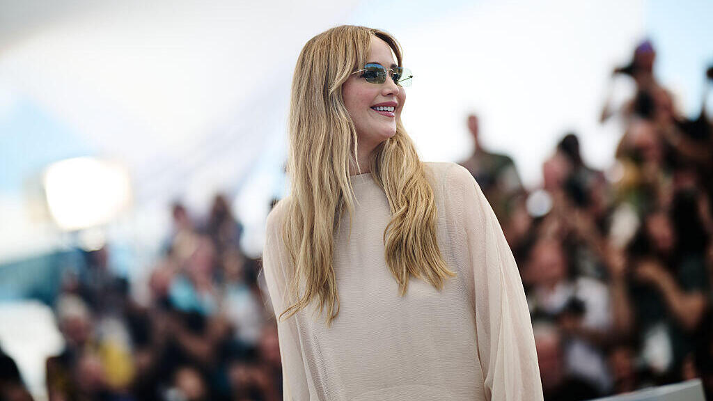 Jennifer Lawrence at Cannes Film Festival (Photo: Gareth Cattermole/Getty Images) ג'ניפר לורנס בקאן