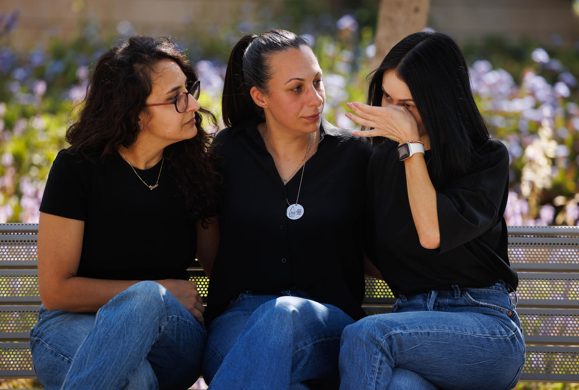 רבקה בוחבוט, לישי מירן-לביא ושרון קוניו. מחכות לאהובים שבשבי כבר יותר משנה וחצי 