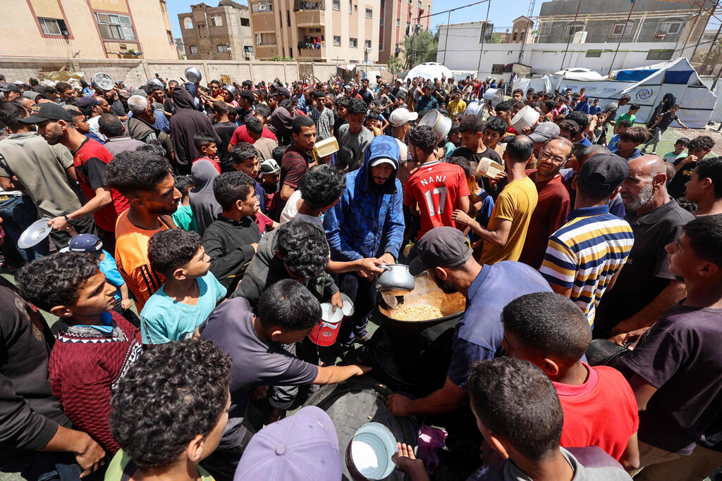 תור לחלוקת מזון בעזה
