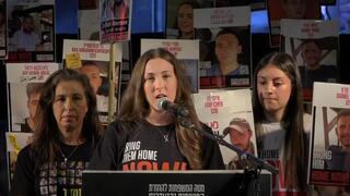 נעמה לוי בעצרת כיכר החטופים