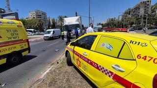 רוכבת גלגינוע נהרגה בתאונת דרכים עם משאית ברחוב דרך נמיר בתל אביב