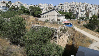 שטח ברחוב הרב יצחק טייב חי בשכונת הר נוף בירושלים שייבנו עליו שלושה מגדלים 